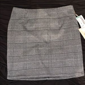 Brand new plaid small Papaya skirt